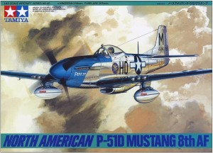TAMIYA 61040 North American P-51D Mustang 8th AF 1/48